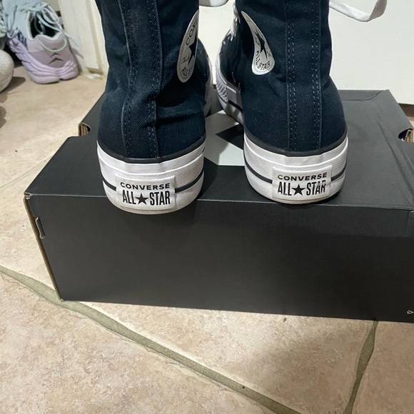Converse Women's High-top platform shoes size 9 - Picture 5 of 7